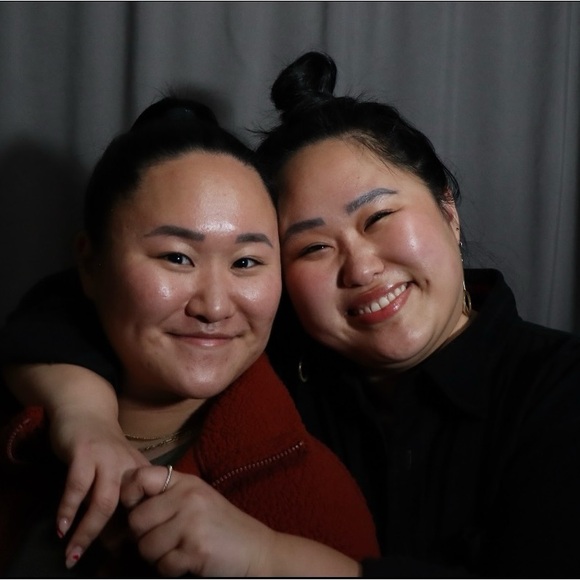 Meet your Posher, Elisa & Shera - Picture 2 of 3